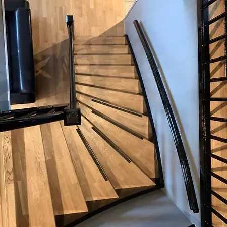 Apartament I - 4 Soverom, 2 Stuer Og 2 Bad