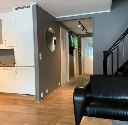 I - 4 Soverom, 2 Stuer Og 2 Bad Lägenhet *