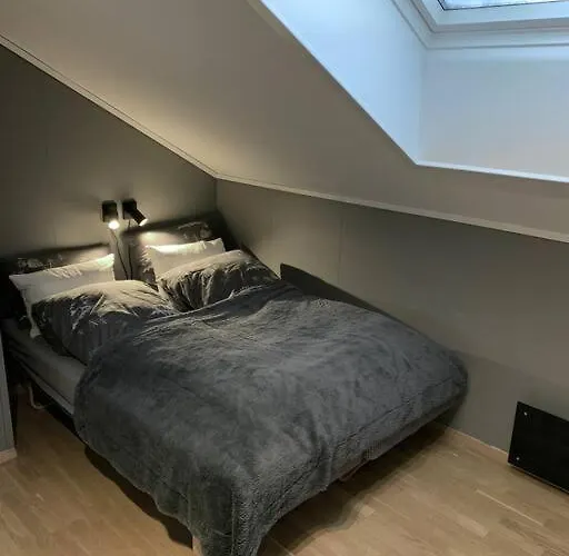 I - 4 Soverom, 2 Stuer Og 2 Bad *